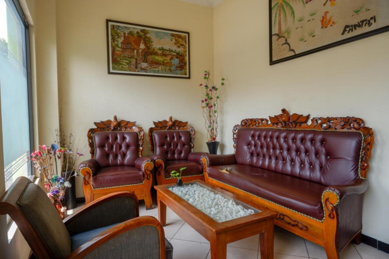Hotel Reddoorz At Sartika Yogyakarta