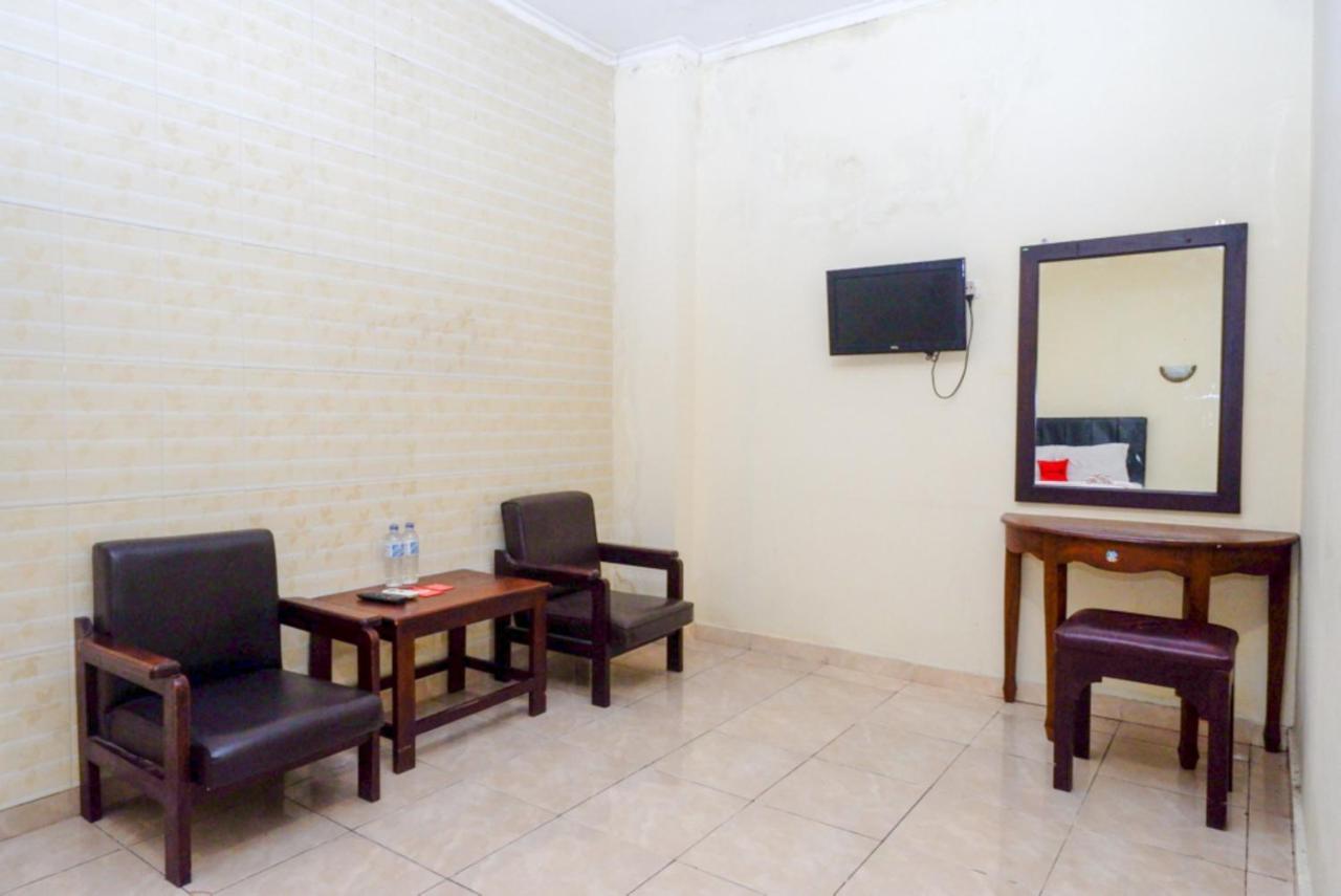 Hotel Reddoorz At Sartika